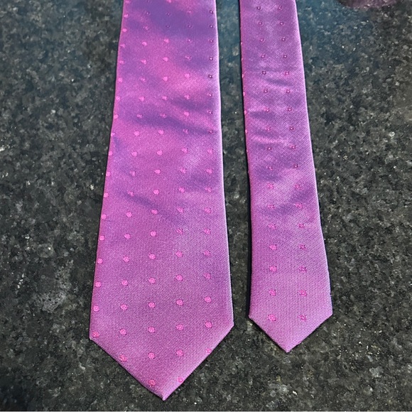 Calvin Klein Men's Hand Made Silk Tie Purple on Purple - Picture 2 of 5